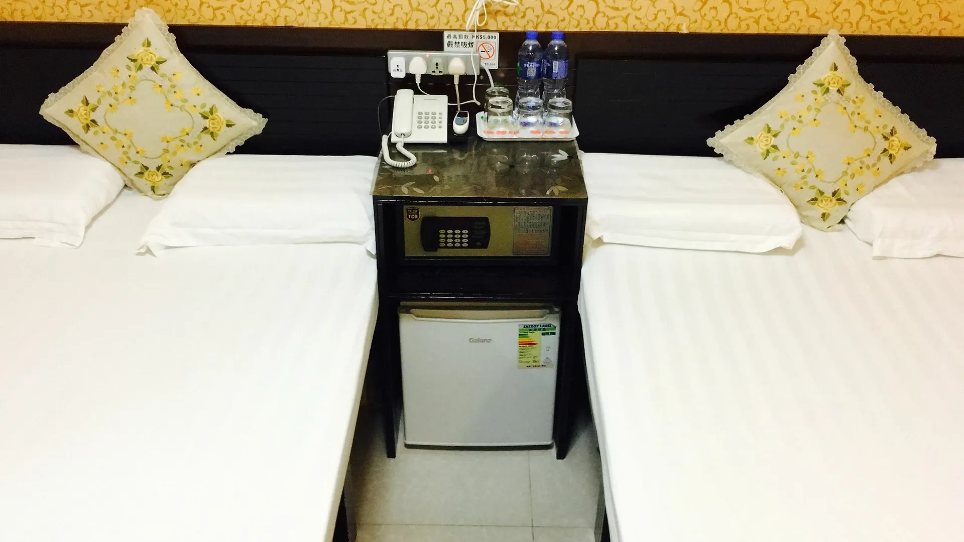 Modern Hotel Hong Kong Guest house