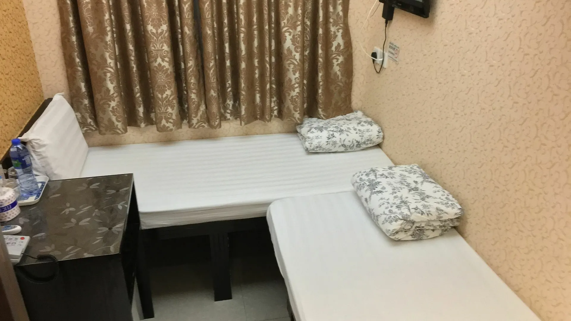 Modern Hotel Hong Kong Guest house